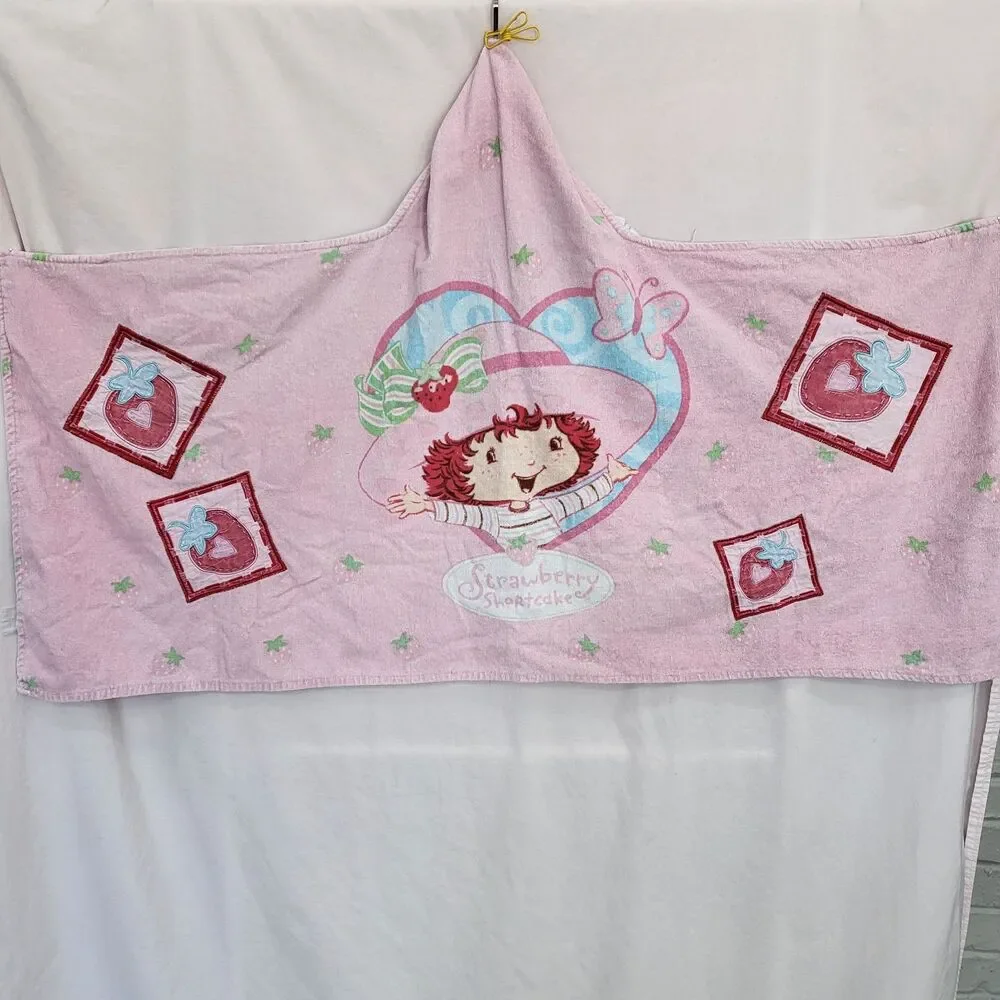 Strawberry Shortcake hooded toddler Bath Towel Vintage 90s Retro quilted